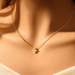 Pieza Collar con colgante de trébol de moda, regalo de joyería elegante para mujer, adecuado para uso diario circonio blanco