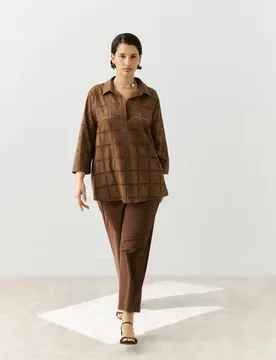 Camisa polera de mujer con manga larga y bordados - Couchel - FashionsVida