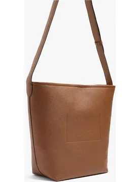 Bolso de hombro con textura en liso - Parfois - FashionsVida
