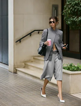 Asymmetrischer Blazer Grau S - Stradivarius - FashionsVida