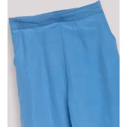 Pantalones rectos de mujer fluidos de cintura elástica con detalle decorativo lateral