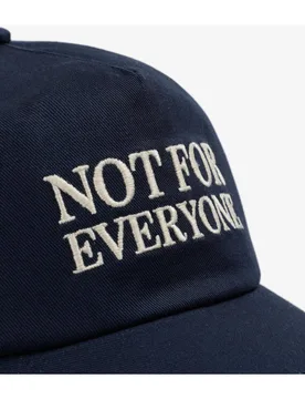 Gorra de algodón ajustable con bordado frontal - Scalpers - FashionsVida
