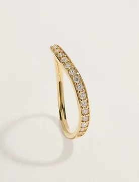 Anillo alianza de oro amarillo de 18K con diamantes en talla brillante con un peso total de 0,20ct - El Corte Inglés - FashionsVida