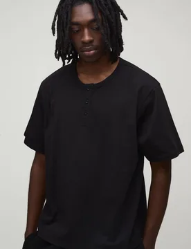 Herren Basic Henley-Oberteil Mit Entspannter Passform Black Größe Medium - boohooMAN - FashionsVida