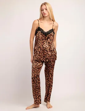 Pijama de mujer de tela satén con detalles de puntilla lencera - Admas - FashionsVida