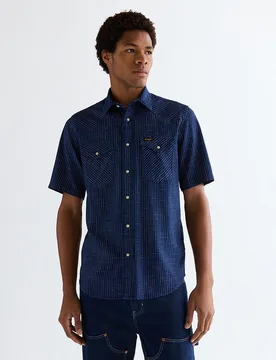 Camisa de hombre de manga corta de corte regular - Wrangler - FashionsVida