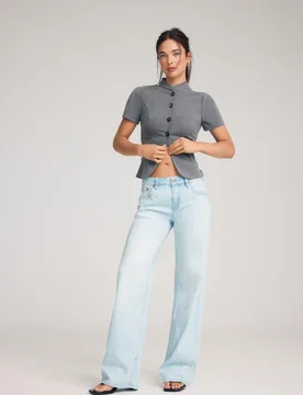 D91 Wide-Leg-Jeans mit tiefem Bund HELLBLAUER DENIM-WASHED-LOOK 40 - Stradivarius - FashionsVida