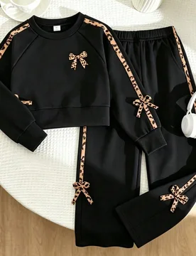 Conjunto de 2 piezas para niñas con lazo de leopardo, sudadera corta de manga larga y cuello redondo, pantalones de pierna ancha con rayas laterales, - Shein - FashionsVida