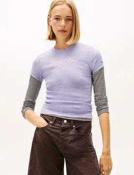 Camiseta de mujer slim fit con logo - Tommy Jeans - FashionsVida