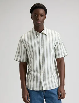 Camisa de hombre de manga corta a rayas de corte regular - Lee - FashionsVida
