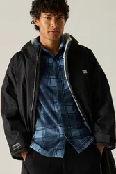 Unisex Adult Waterproof Changing Robe in Black Size: Small/Medium - Black - Size: S/M