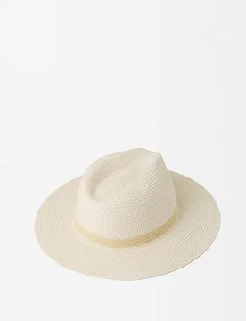 Sombrero de mujer de punto con tira decorativa - Parfois - FashionsVida