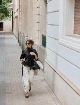 Trenchcoat mit Stehkragen in Kunstleder Schwarz M - Stradivarius - FashionsVida