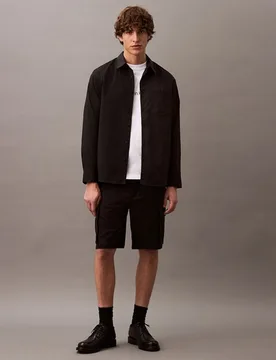Pantalón corto cargo de Hombre - Calvin Klein Jeans - FashionsVida
