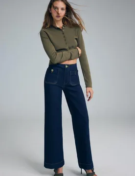 D77 Jeans mit minimalistischen Taschen IM STÜCK GEFÄRBTER DENIM-WASHED-LOOK 34 - Stradivarius - FashionsVida