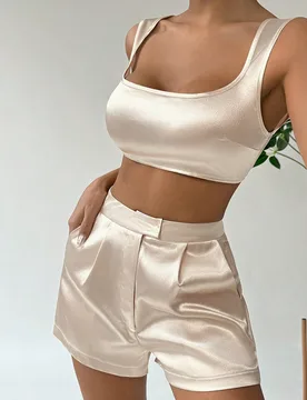 Conjunto de dos piezas elegante para mujer, top sin mangas y pantalones cortos para verano, traje casual para trabajo, versátil para primavera y vera - Shein - FashionsVida