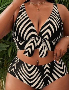Conjunto de ropa de verano para playa y vacaciones para mujer talla grande, top con estampado aleatorio, tirantes anchos, cuello en V y lazo, con pant - Shein - FashionsVida