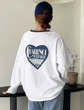 Camiseta de manga larga holgada con cuello contrastante, estampado de lema y corazón, para mujer, de estilo casual, para primavera y otoño, camiseta - Shein - FashionsVida