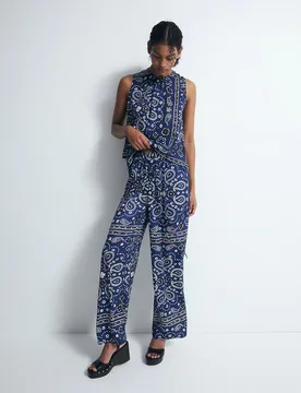 Pantalón estampado pañuelo - Sfera - FashionsVida