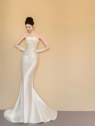 A new high-quality haute couture satin fishtail strapless main fabric dress