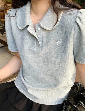 Camiseta de manga corta estilo coreano casual con bordado de lazo, cuello, blusas lindas para primavera/verano/inicio de otoño 0XL - Shein - FashionsVida