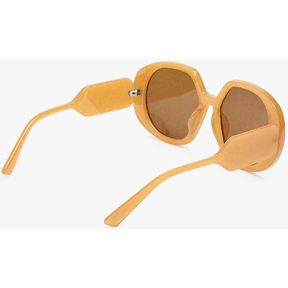 Gafas de sol de mujer con protección uv y forma geométrica en liso - Parfois - FashionsVida