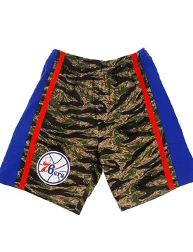Pantaloncino Basket Uomo Nba Tiger Camo Swingman Short Hardwood Classics 2000 Phi76e Tiger Camo/original Team Colors - Mitchell & Ness - FashionsVida