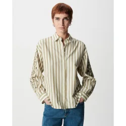 Camisa de mujer de rayas con bordados calados