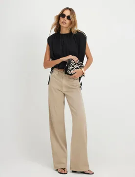 Relaxed Mid Rise Straight Leg Jeans Beige female - River Island - FashionsVida