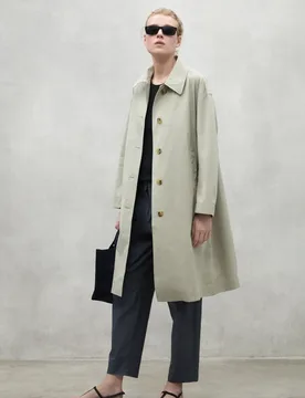 Gabardina de mujer con cierre de botones y bolsillos laterales - Ecoalf - FashionsVida