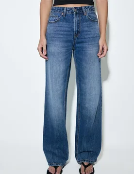 D92 Jeans im Straight-Wide-Fit mit Destroyed-Details MITTELBLAUER DENIM-WASHED-LOOK 36 - Stradivarius - FashionsVida