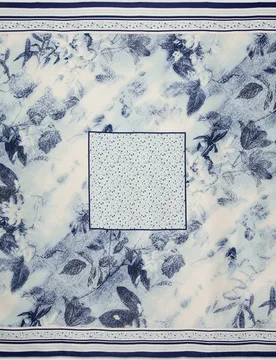 Pañuelo de mujer de seda estampado flores con cuadro - Roberto Verino - FashionsVida