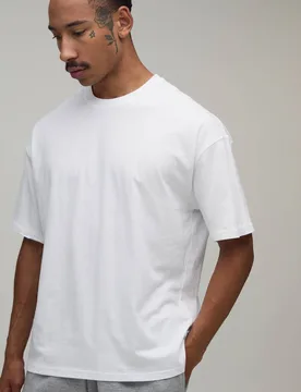 Herren Basic Oversized Rundhals T-Shirt White Größe Q - boohooMAN - FashionsVida