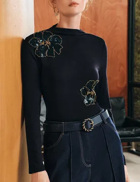 Top elegante casual minimalista para mujer de otoño/invierno, nuevo, con decoración de flores bordadas con lentejuelas, cuello alto pequeño, manga - Shein - FashionsVida