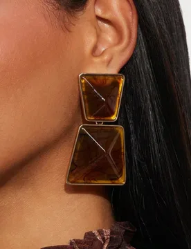 Par de pendientes colgantes elegantes de resina con parche geométrico cuadrado retro para mujer, accesorios de moda para el transporte Unitalla - Shein - FashionsVida