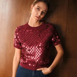BLUSA DE PUNTO CON MANGAS CORTAS Y DECORACIÓN DE LENTEJUELAS ELEGANTE Y VERSÁTIL S