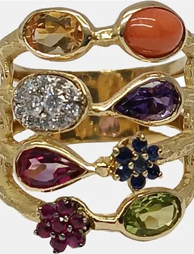 Anillo de oro, diamantes y coral - Romo - FashionsVida