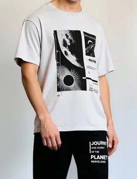 Set de 2 piezas para adolescentes varones: camiseta de manga corta de cuello redondo estampada con elementos espaciales y pantalones estampados, aprop - Shein - FashionsVida