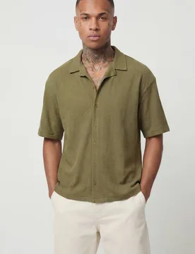 Herren Kurzärmliges Geripptes Reverskragen Übergroßes Hemd Khaki Größe XS - boohooMAN - FashionsVida