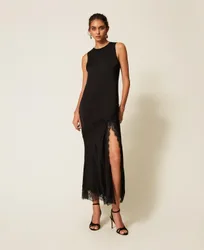Robe longue en satin et dentelle