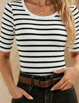 Camiseta de mujer de cuello redondo con rayas y contraste de color, de moda y versátil S - Shein - FashionsVida