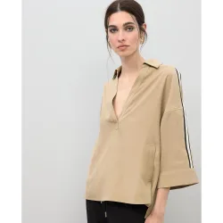 Blusa de mujer con escote pico abierto