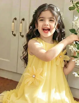 Vestido sin mangas con estampado floral para niñas, estilo lindo y dulce, diseño elegante y gracioso, adecuado para verano, otoño 4Y - Shein - FashionsVida