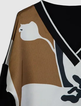 Camiseta de mujer estampada con cuello pico - Trucco - FashionsVida
