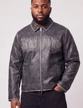 Herren Plus Regular Kunstleder-Jacke Mit Applikation Im Harrington-Stil Charcoal Größe 2XL - boohooMAN - FashionsVida
