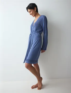 Bata con detalles de ribete de encaje tejido de modal Tencel - Triumph - FashionsVida
