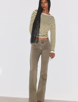 Schlagjeans mit Stickerei und Taschen Khaki 32 - Stradivarius - FashionsVida