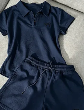 Conjunto de dos piezas para mujer de verano casual de moda con camisa polo de manga corta con decoración de bordado de lazo y pantalones cortos M - Shein - FashionsVida