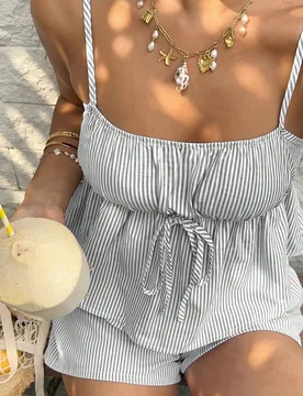 Conjunto de 2 piezas para mujer con top de tirantes finos de mezcla de algodón a rayas azules y blancas, espalda descubierta, volantes y lazo delante - Shein - FashionsVida