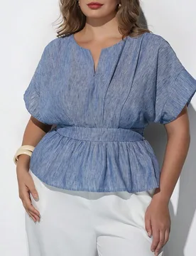 Blusa de manga corta con diseño de murciélago, cuello en V con muesca y plisado para mujer de talla grande, casual elegante formal para oficina, neg - Shein - FashionsVida